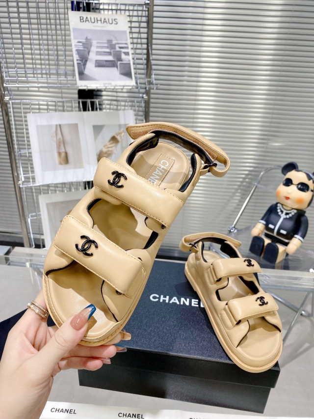 샤넬 CHANEL 여성 벨크로 샌들 C01046