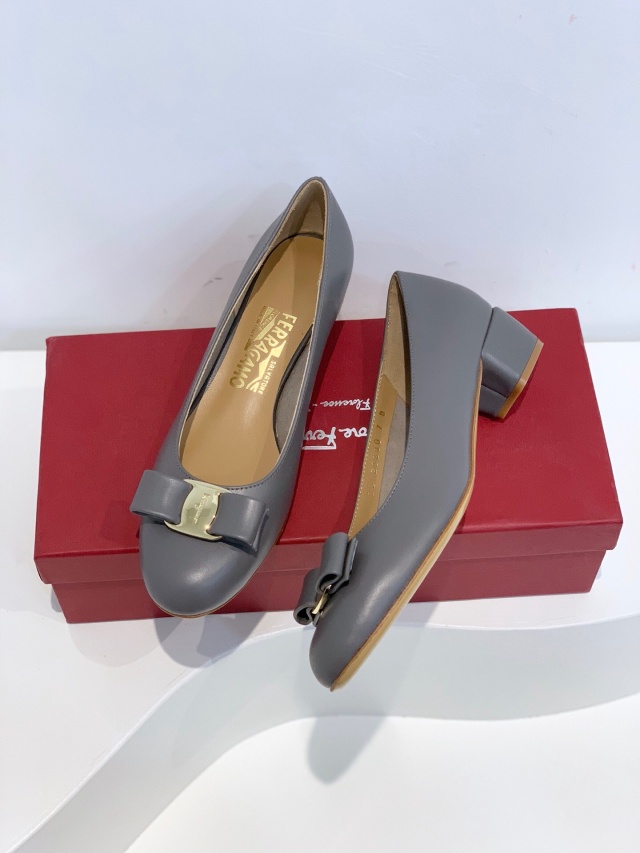 페레가모 FERRAGAMO 여성 펌프스 FM08657