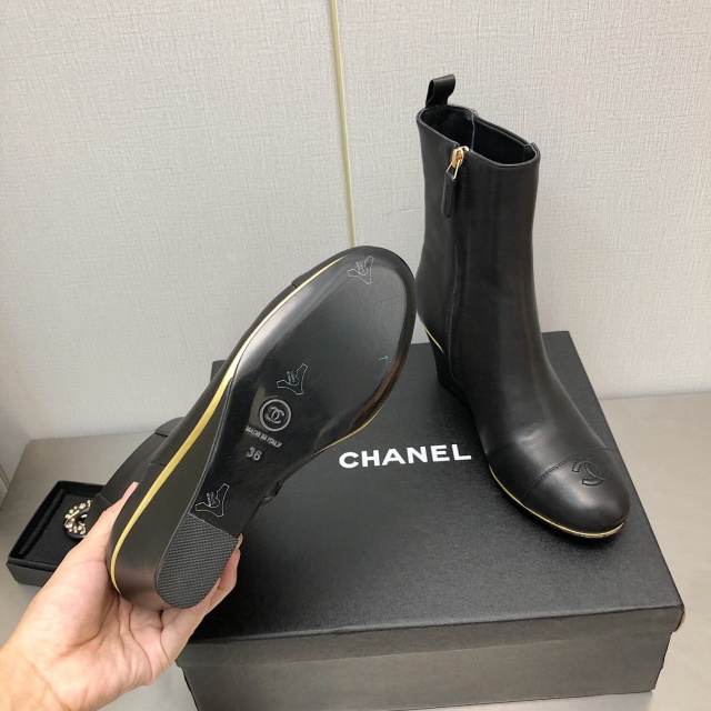 샤넬 CHANEL 여성 앵클 부츠 C01066