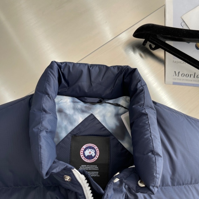 캐나다구스 CANADAGOOSE 남성 패딩조끼 CS0376