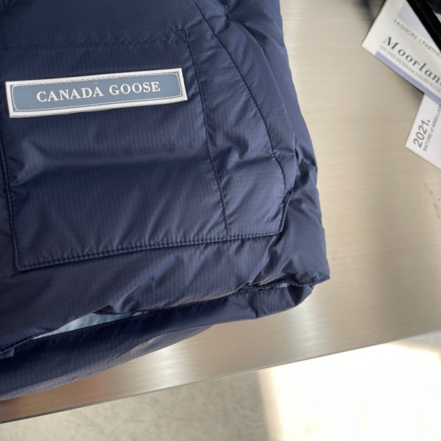 캐나다구스 CANADAGOOSE 남성 패딩조끼 CS0376