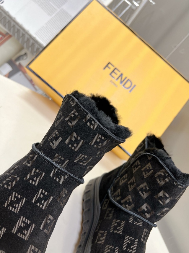 펜디 FENDI 여성 어그 부츠 F256