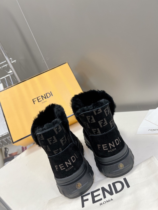 펜디 FENDI 여성 어그 부츠 F256