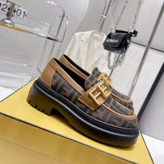 펜디 FENDI 여성 로퍼 F265