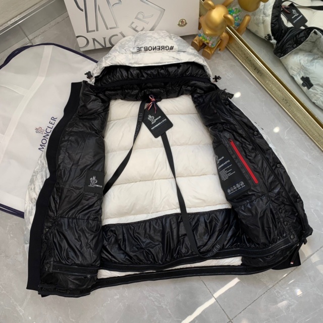 몽클레어 Moncler 남여공용 패딩 M02603