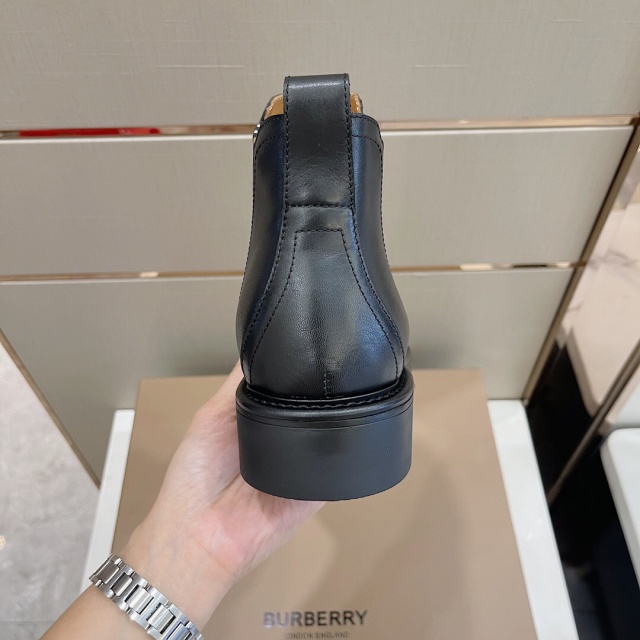 버버리 BURBERRY 남성 앵클 부츠  BB393