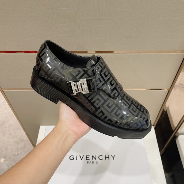 지방시 GIVENCHY 남성 스퀘어 더비슈즈 GV0771