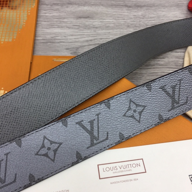 루이비통 LOUIS VUITTON 남성 벨트 LV0652