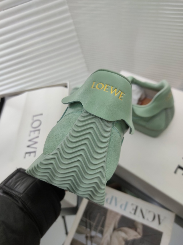 로에베 LOEWE 남여공용 러닝 스니커즈 LW090