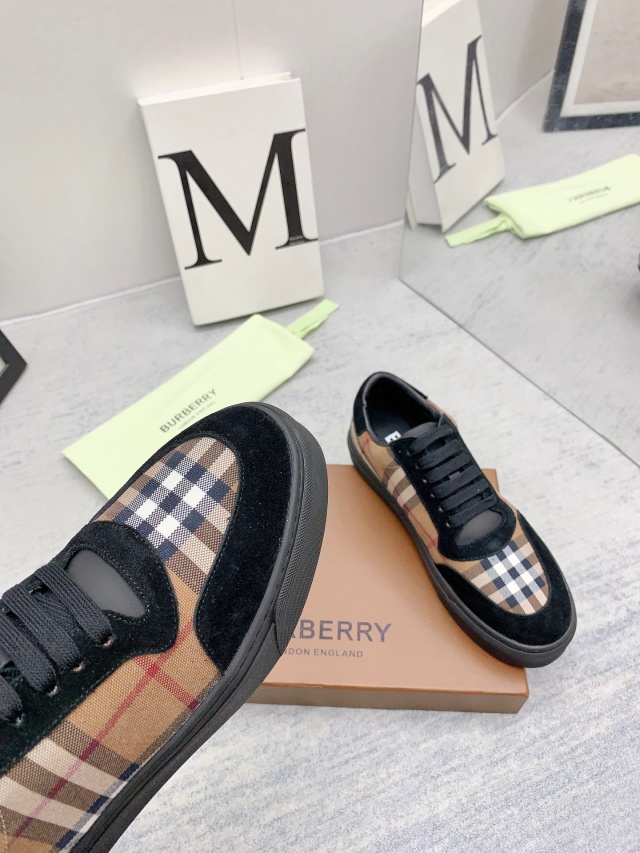 버버리 BURBERRY 남여공용 빈티지 스니커즈  BB398