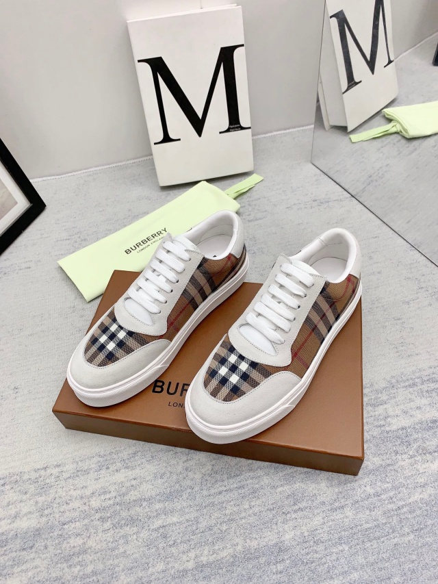 버버리 BURBERRY 남여공용 빈티지 스니커즈  BB398