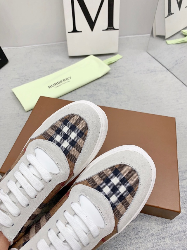 버버리 BURBERRY 남여공용 빈티지 스니커즈  BB398