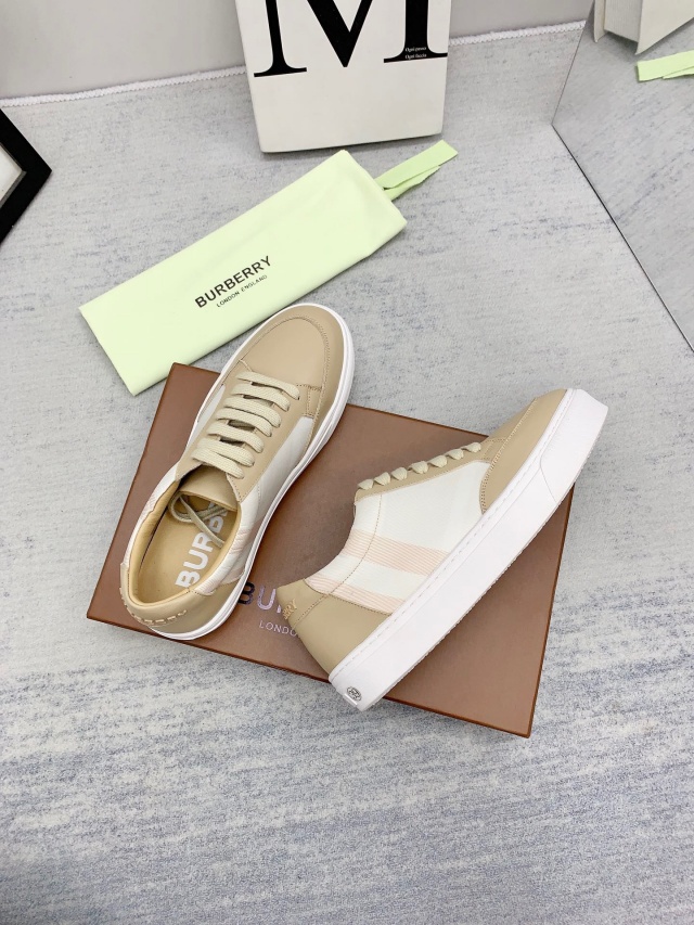 버버리 BURBERRY 남여공용 빈티지 스니커즈  BB399