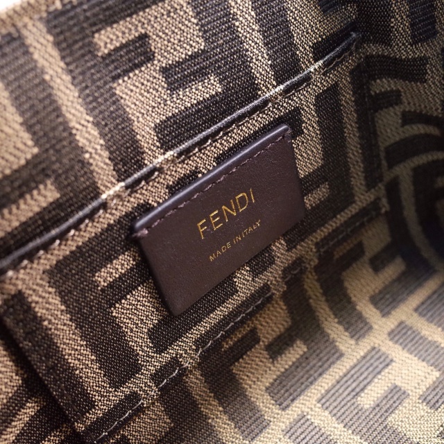 펜디 FENDI 바이 더 웨이 보스턴백 8BS067 FD08452