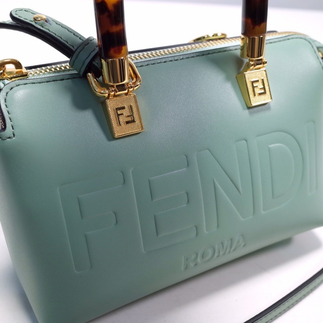 펜디 FENDI 바이 더 웨이 보스턴백 8BS067 FD08450