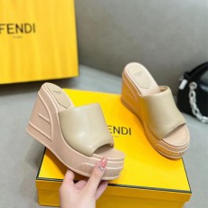 펜디 FENDI 여성 웨지힐 슬리퍼 F286