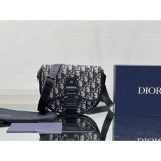 디올 DIOR 남성 갤롭 메신저백 DR952