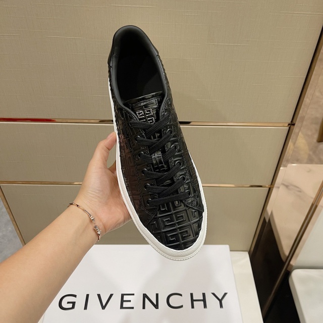 지방시 GIVENCHY 남성 시티 스포츠 스니커즈 GV0781