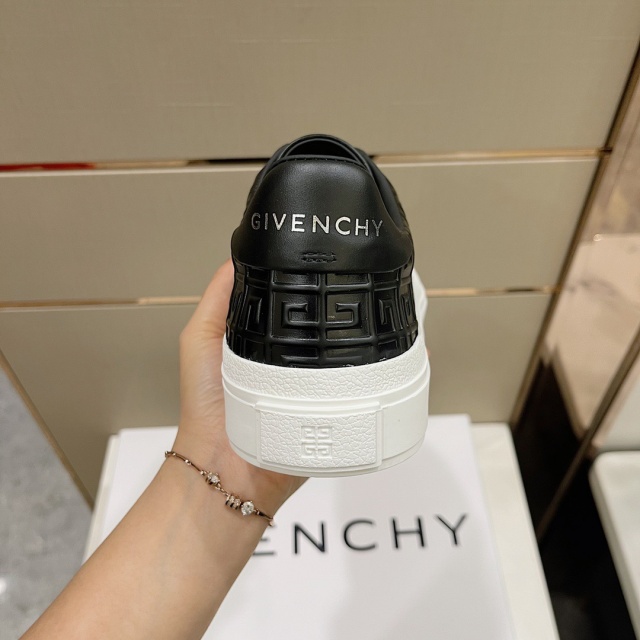 지방시 GIVENCHY 남성 시티 스포츠 스니커즈 GV0781