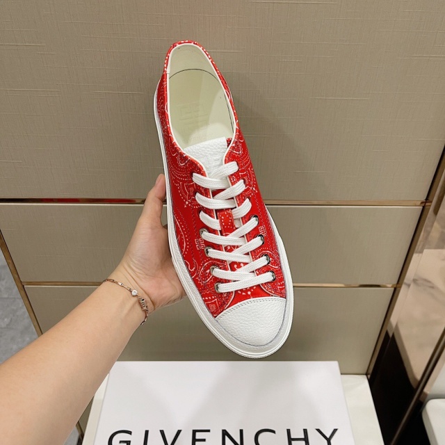 지방시 GIVENCHY 남성 시티로고 4G 스니커즈 GV0786