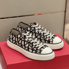 발렌티노 VALENTINO 남성 토탈루프 로우탑 스니커즈 VN1284