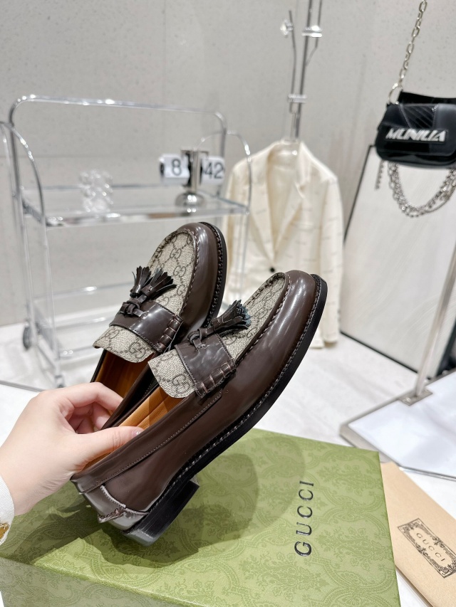 구찌 GUCCI 여성 레더 로퍼  G3266