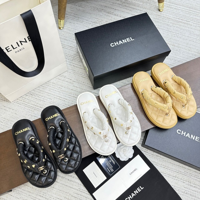 샤넬 CHANEL 여성 램스킨 메탈 슬리퍼 C01169