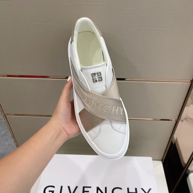 지방시 GIVENCHY 남성 4g로고 시티 스포츠 스니커즈 GV0792