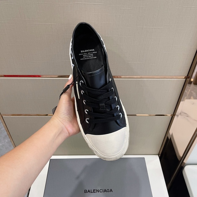 발렌시아가 Balenciaga 남성 파리 스니커즈 BG0803