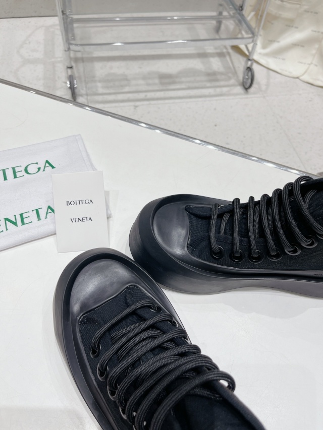 보테가 BOTTEGA VENETA 남여공용 스니커즈  BV16283