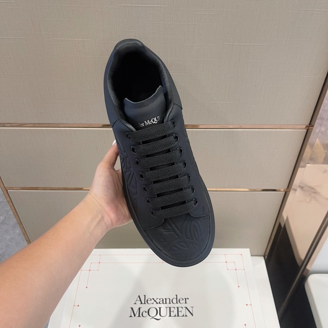 매퀸 Mcqueen 남여공용 오버솔 스니커즈 M442