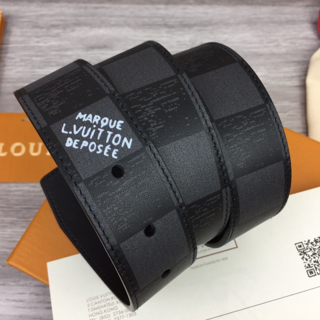 루이비통 LOUIS VUITTON  남성 벨트 LV0674