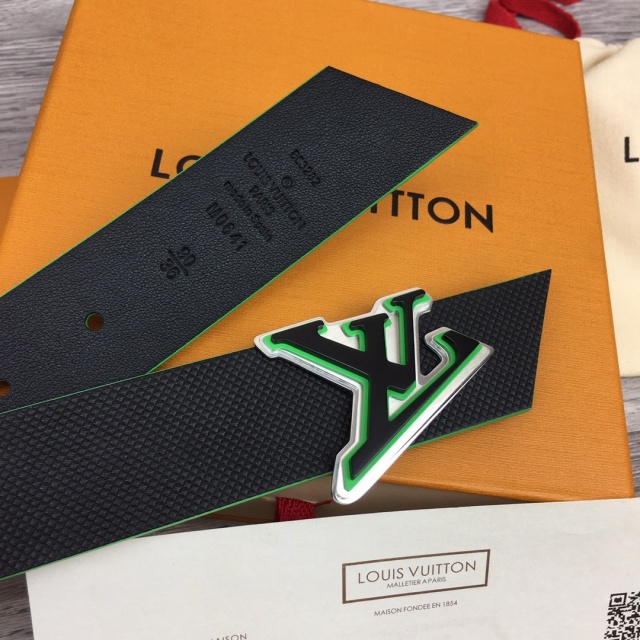 루이비통 LOUIS VUITTON  남성 벨트 LV0668