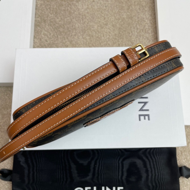 셀린느 CELINE 퀴르 트리옹프 미니 카메라백 10J582 CL0610