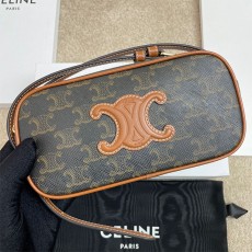 셀린느 CELINE 퀴르 트리옹프 미니 카메라백 10J582 CL0610