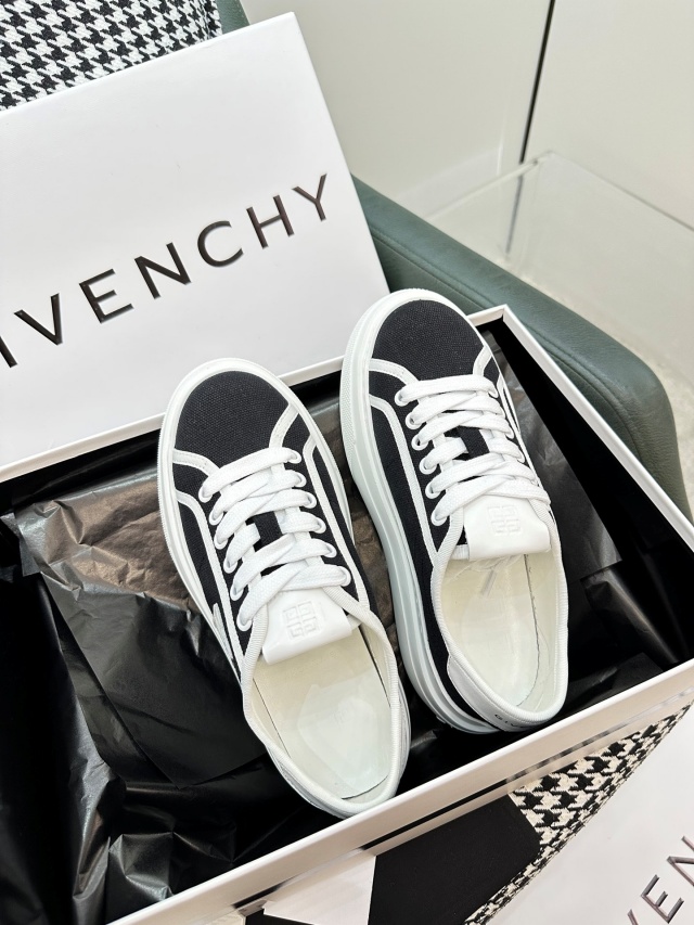 지방시 GIVENCHY 남여공용 스니커즈 GV0795