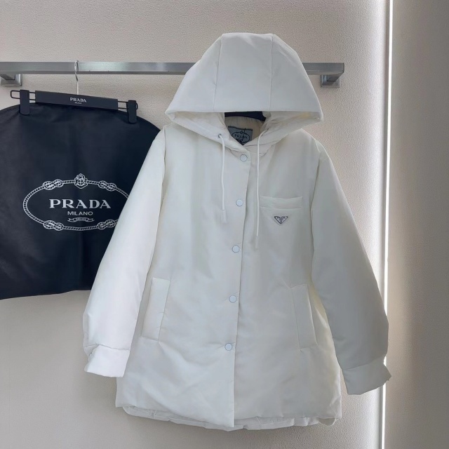 프라다 PRADA  여성  패딩 PD882