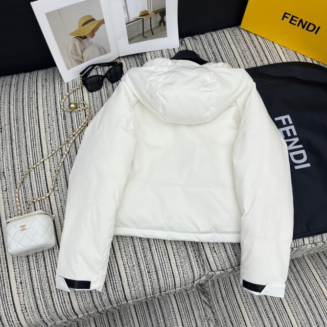 펜디 FENDI 여성 패딩 F700