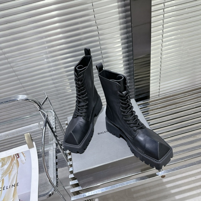 발렌시아가 Balenciaga 여성 앵클 부츠 BG0815