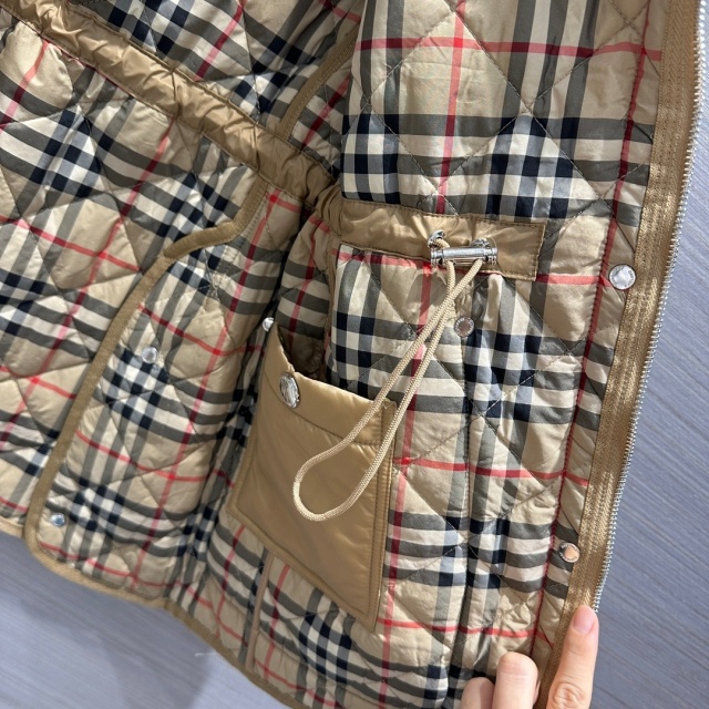 버버리 BURBERRY 여성 경량  패딩 BBR3637