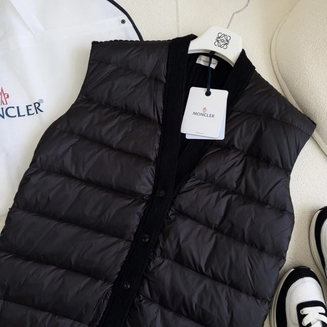 몽클레어 Moncler 여성 패딩조끼 M02765