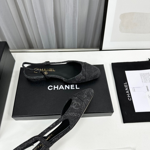 샤넬 CHANEL 여성  슬링백 C01261