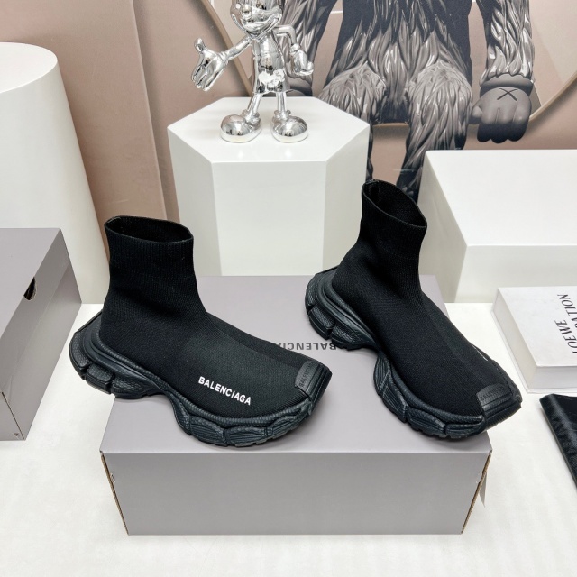 발렌시아가 Balenciaga 남여공용 러너 슈즈 BG0822