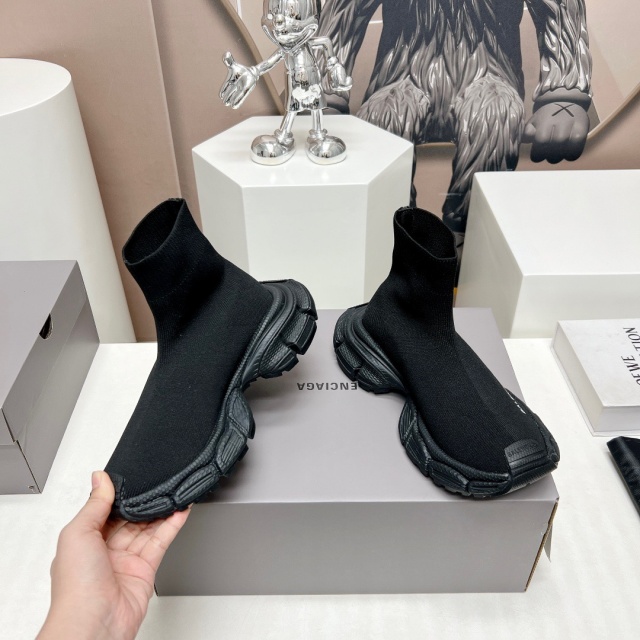 발렌시아가 Balenciaga 남여공용 러너 슈즈 BG0822