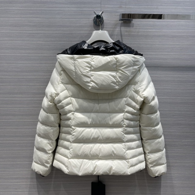 몽클레어 Moncler 여성 패딩 M02801