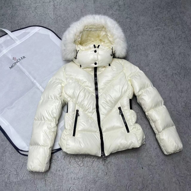 몽클레어 Moncler 여성 패딩  M02800