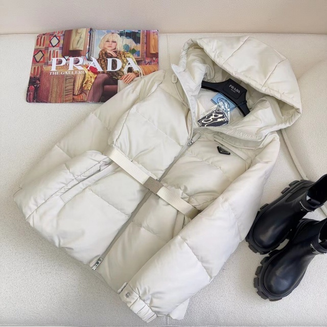 프라다 PRADA  여성 하프 패딩  PD990