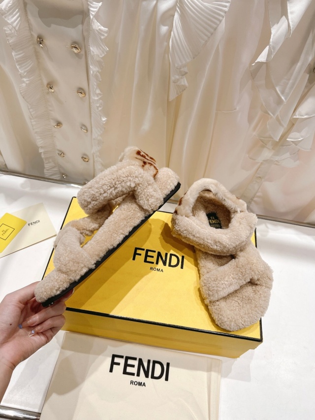 펜디 FENDI 여성 샌들 F318