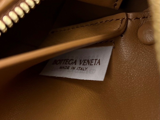 보테가 BOTTEGA VENETA  여성 브릭 카세트백 729166 BO0931