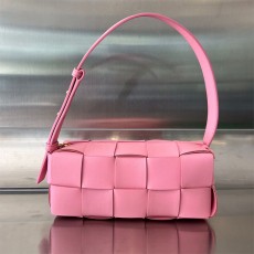 보테가 BOTTEGA VENETA  여성 브릭 카세트백 729166 BO0933